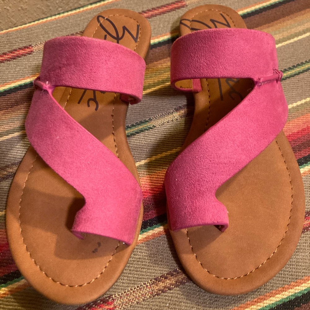 Zodiac Yuma 7M Pink Azalea toe loop side sandal Exc Condition